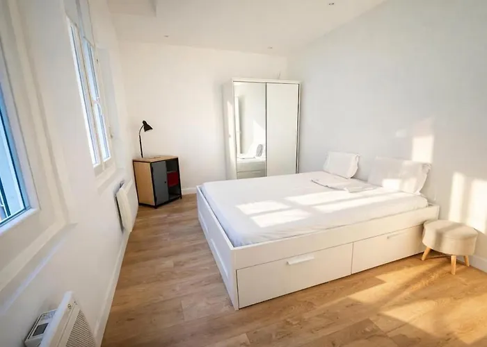 Fully Renovated And Secured Charming Place Apartman Párizs